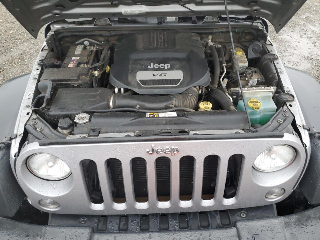2016 Jeep Wrangler - Image 11