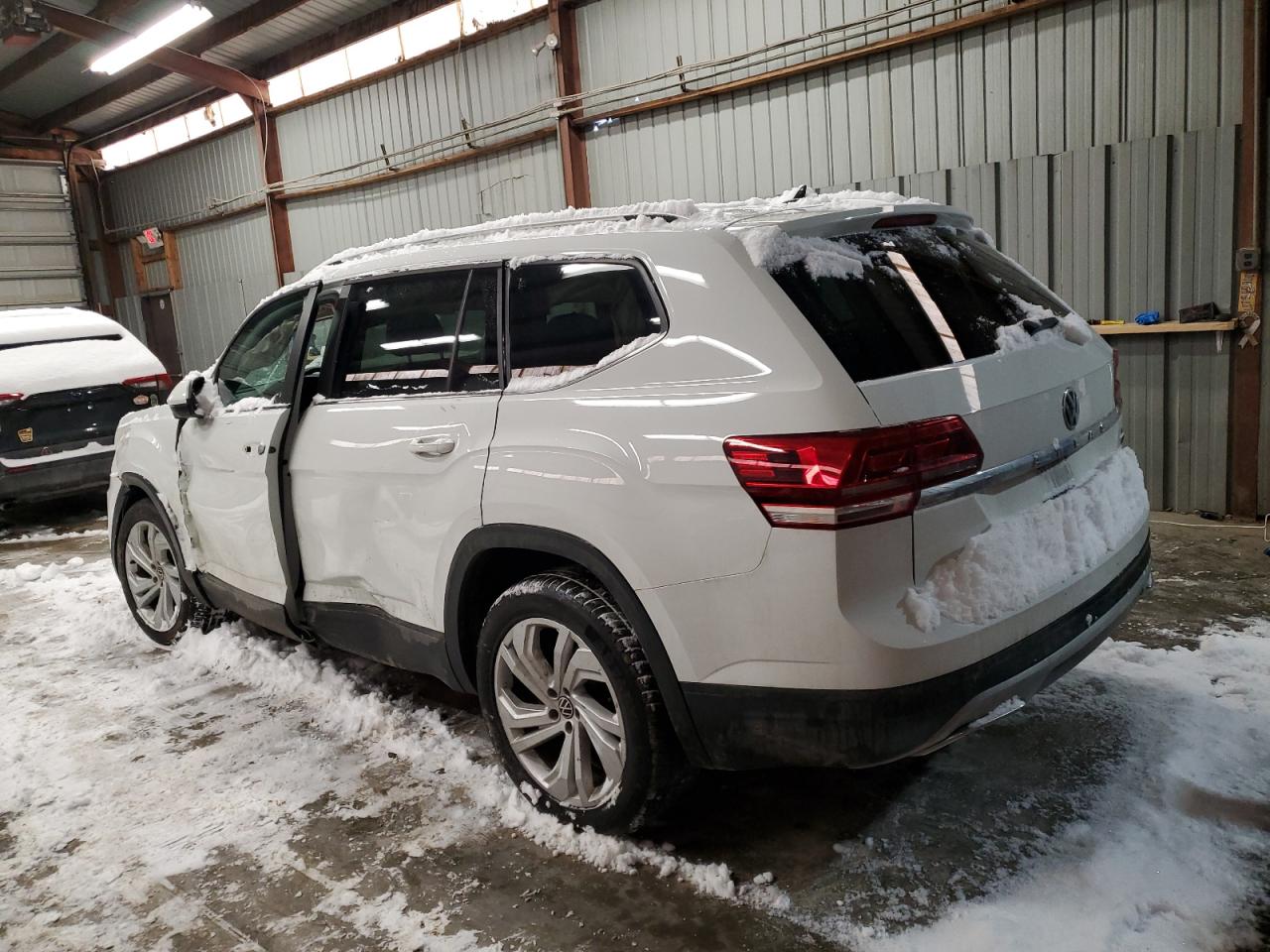 2018 Volkswagen Atlas - Image 2
