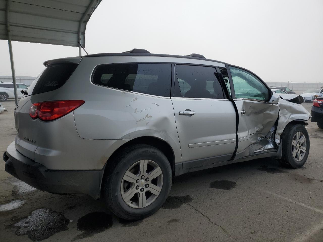 2010 Chevrolet Traverse - Image 3