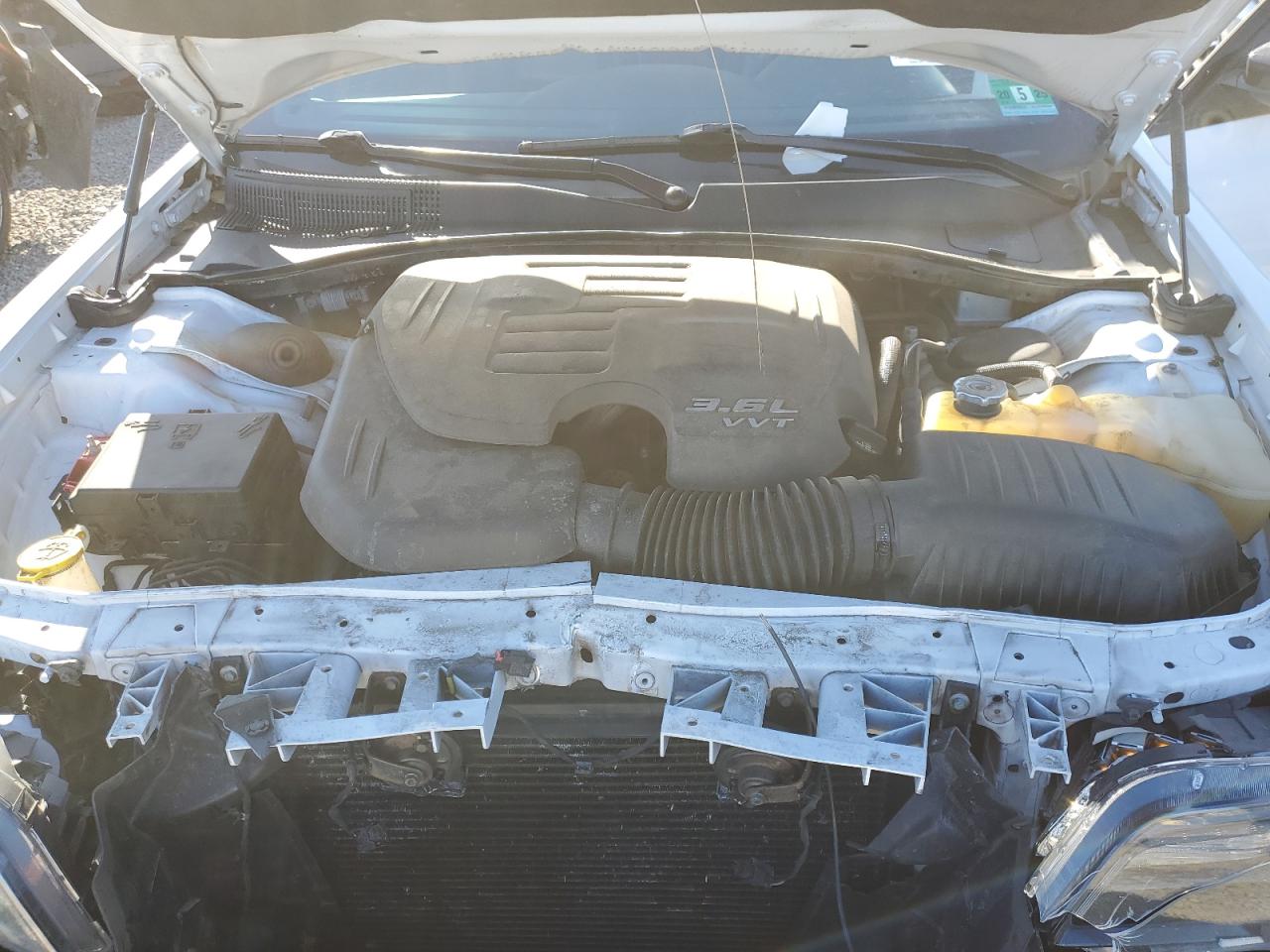 2018 Chrysler 300 - Image 11