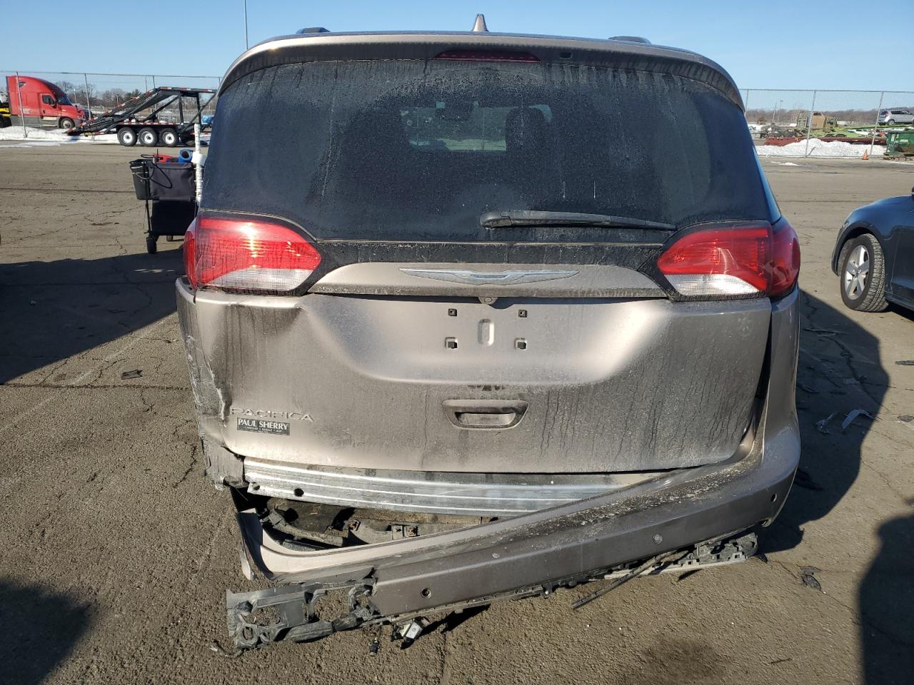 2018 Chrysler Pacifica - Image 6