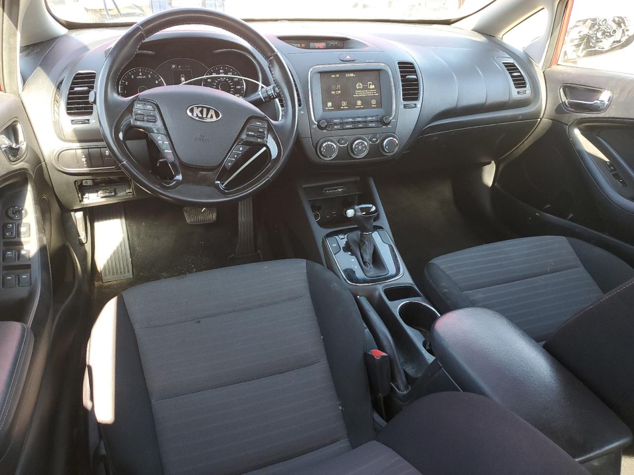 2017 Kia Forte - Image 8