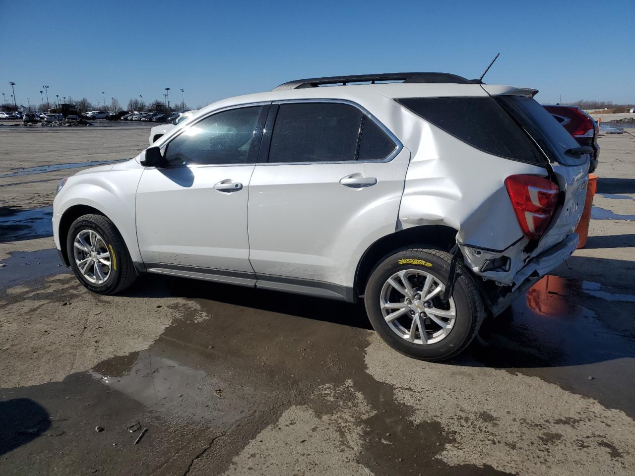 2016 Chevrolet Equinox - Image 2