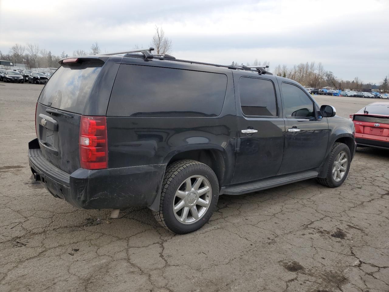 2008 Chevrolet Suburban - Image 3