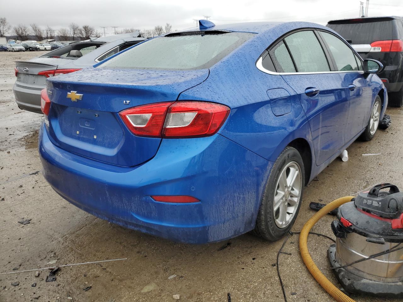 2018 Chevrolet Cruze - Image 3