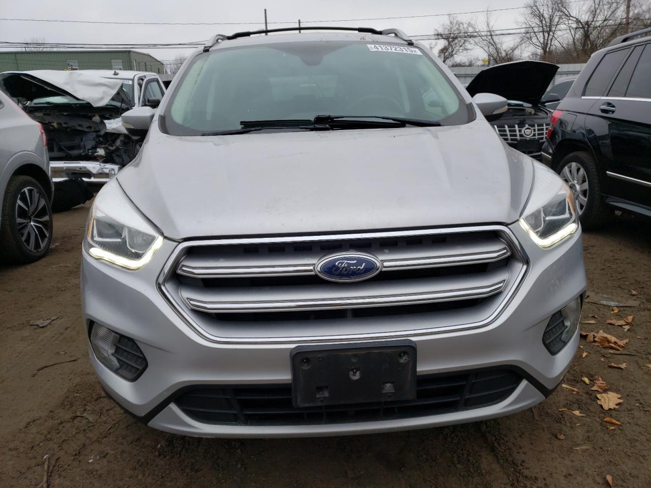 VIN 1FMCU9JD3HUA73239 2017 FORD ESCAPE no.5