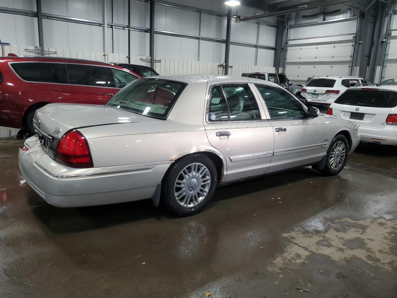2010 Mercury Grand Marquis - Image 3