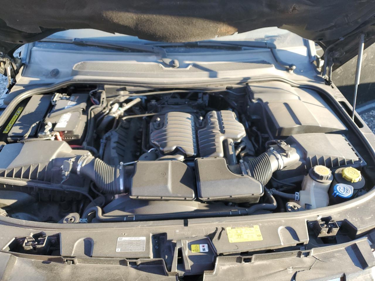 2011 Land Rover LR4 - Image 12