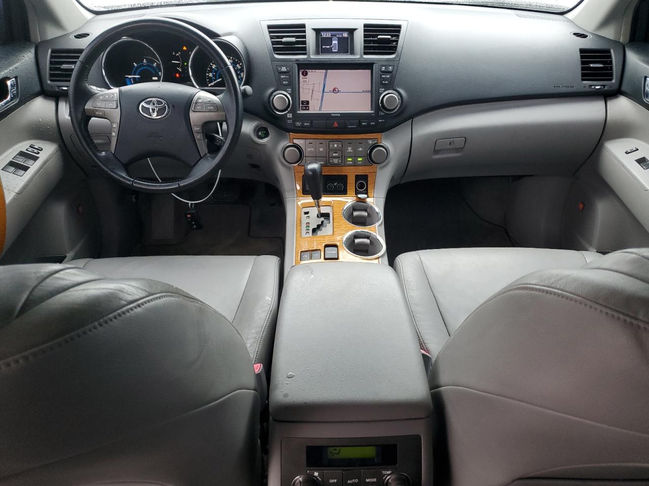 2010 Toyota Highlander - Image 8