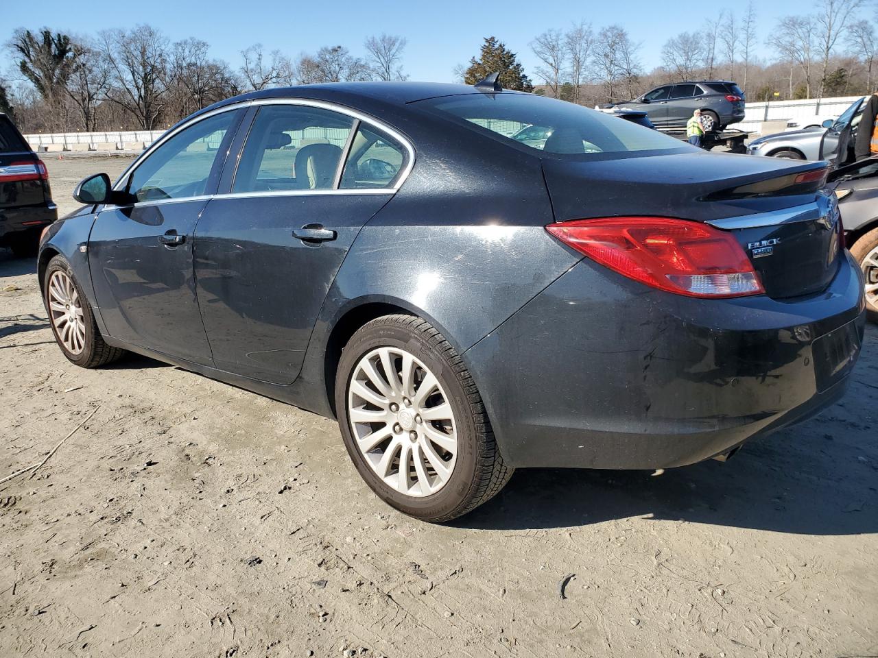2011 Buick Regal - Image 2