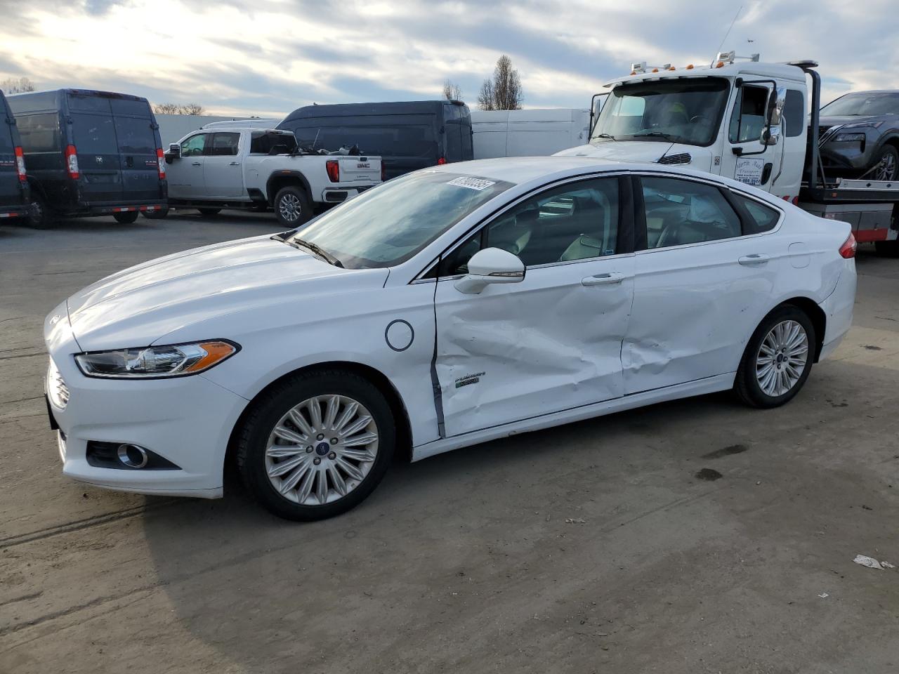 VIN 3FA6P0PU9GR404994 2016 FORD FUSION no.1