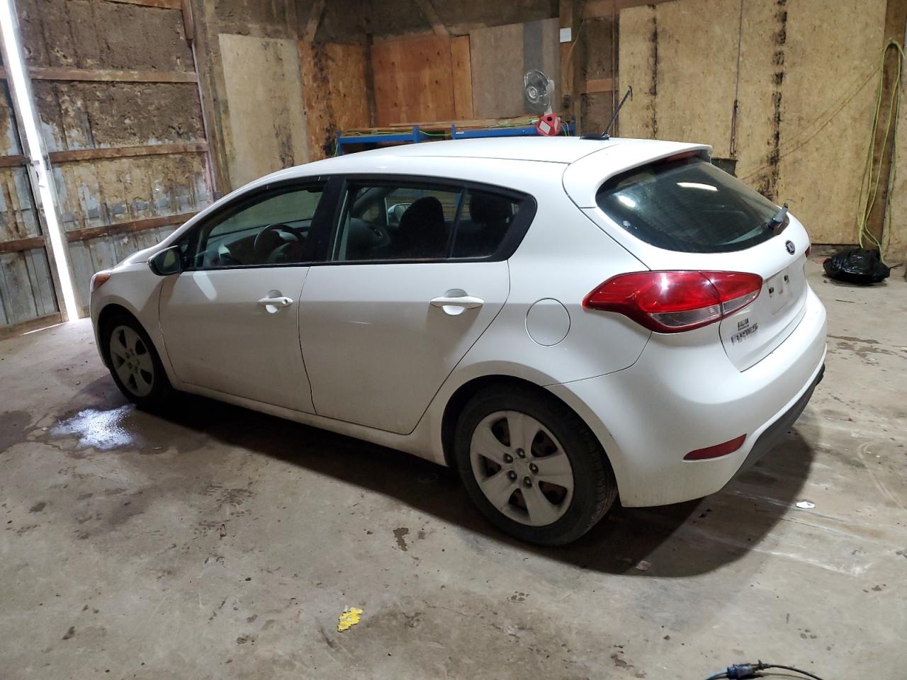 VIN KNAFK5A80G5591155 2016 KIA FORTE no.2