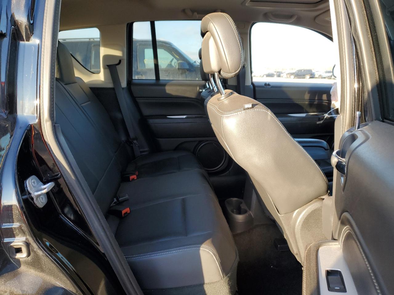 2014 Jeep Compass - Image 11