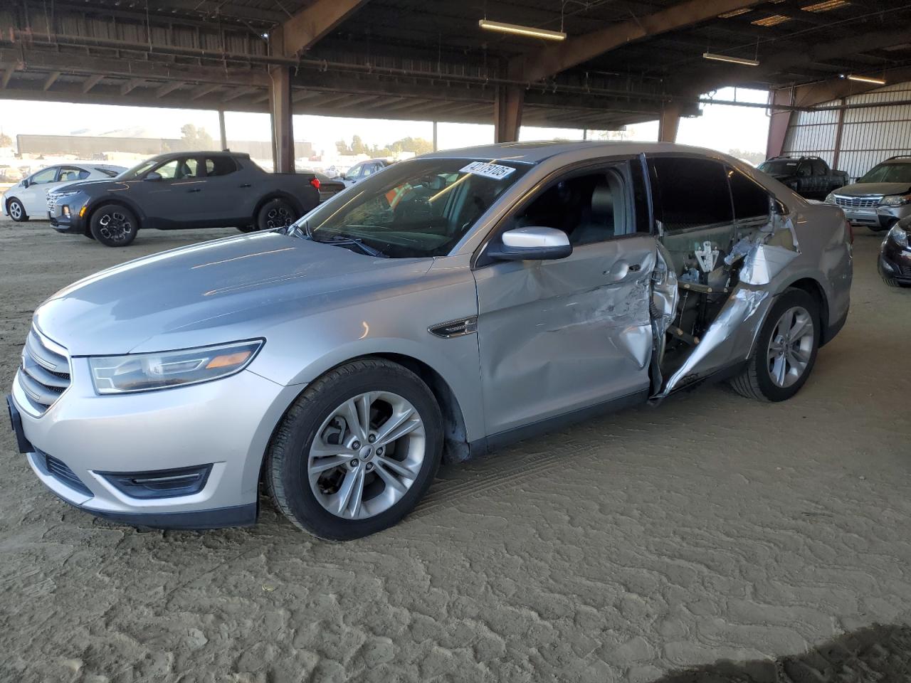 2014 Ford Taurus - Image 1