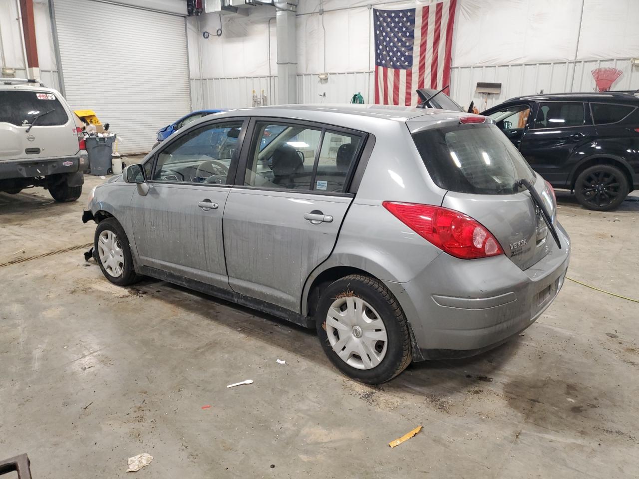 2011 Nissan Versa - Image 2