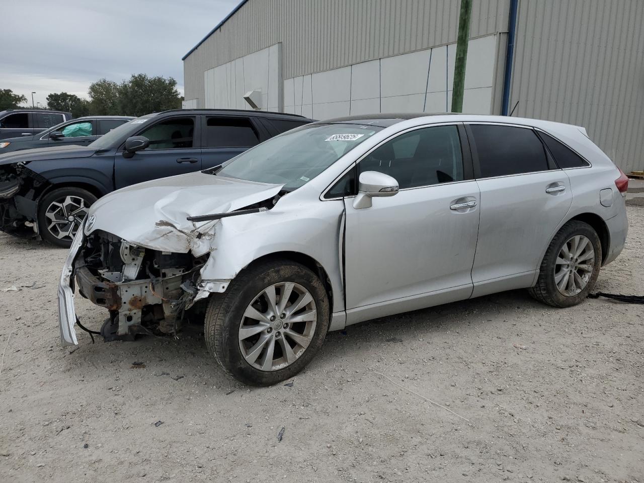 2013 Toyota Venza - Image 1