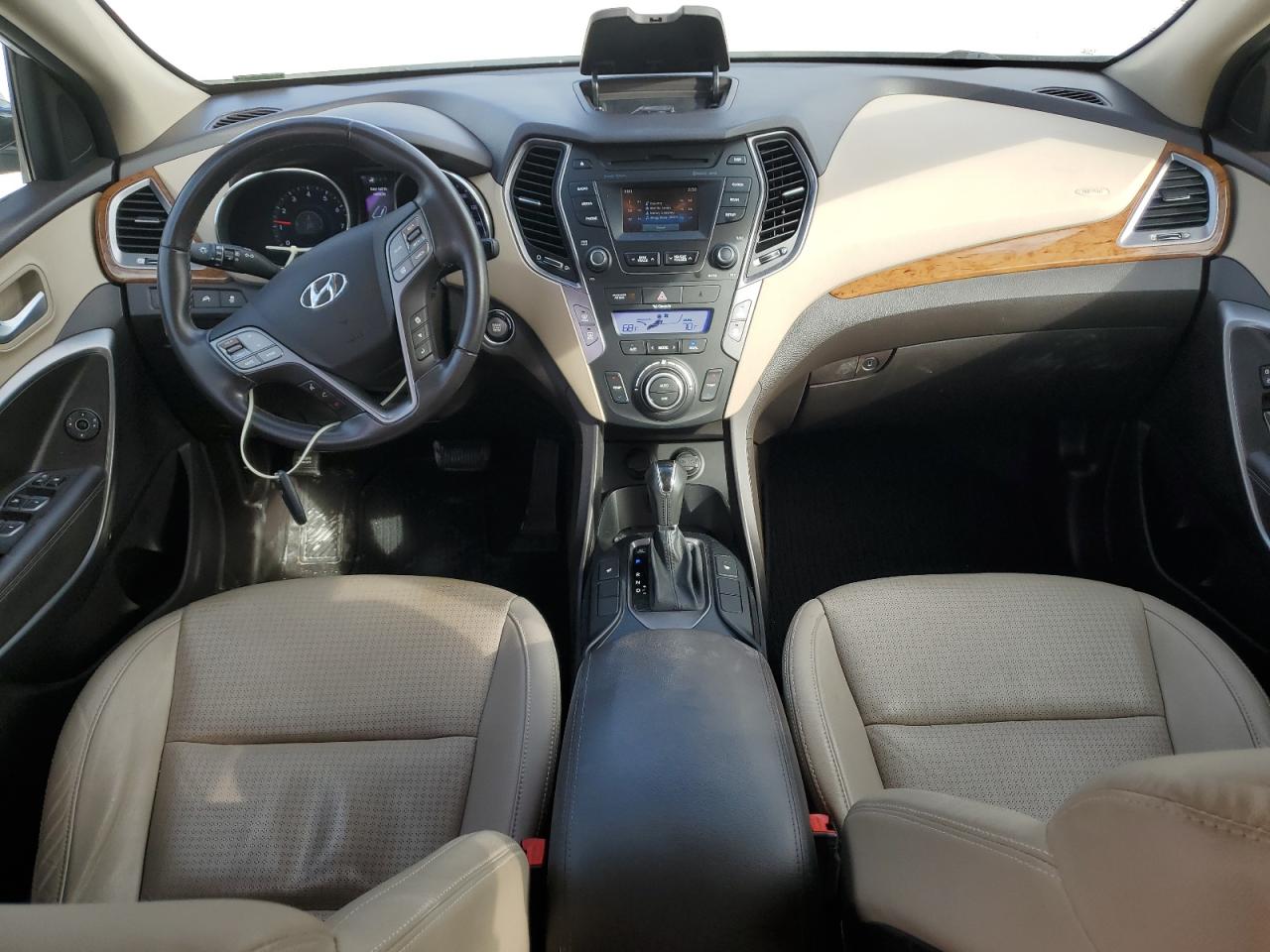 2014 Hyundai Santa Fe - Image 8