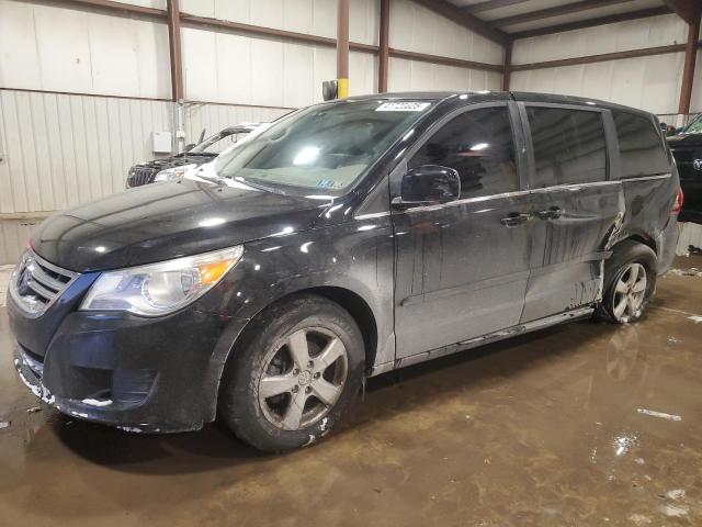 2010 Volkswagen Routan Se