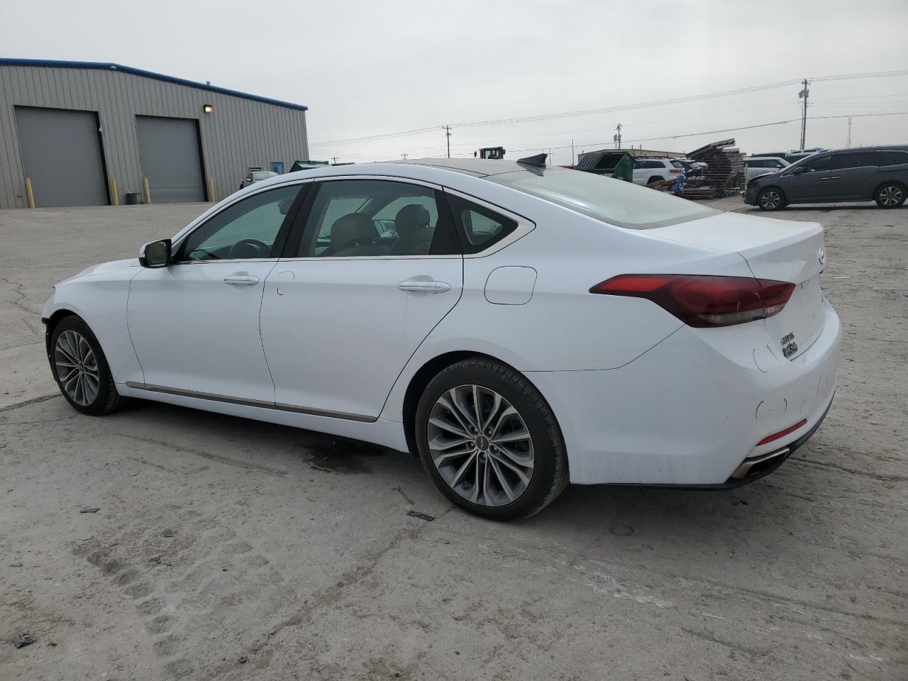 2015 Hyundai Genesis - Image 2