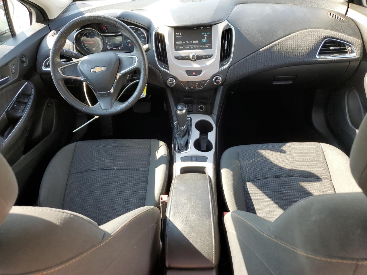 2017 Chevrolet Cruze - Image 8