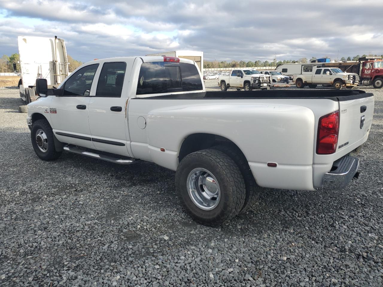 2007 Dodge RAM - Image 2