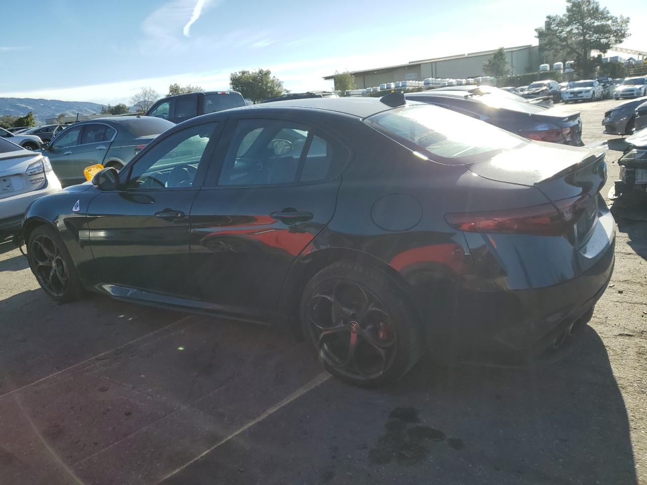 VIN ZARFAEAVXH7518866 2017 ALFA ROMEO GIULIA no.2