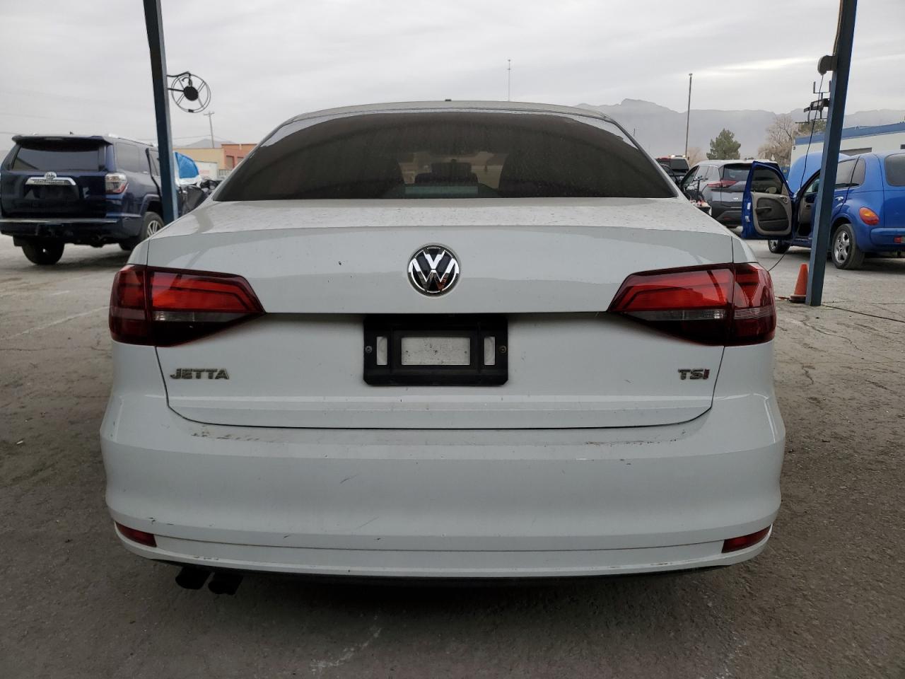 2017 Volkswagen Jetta - Image 6