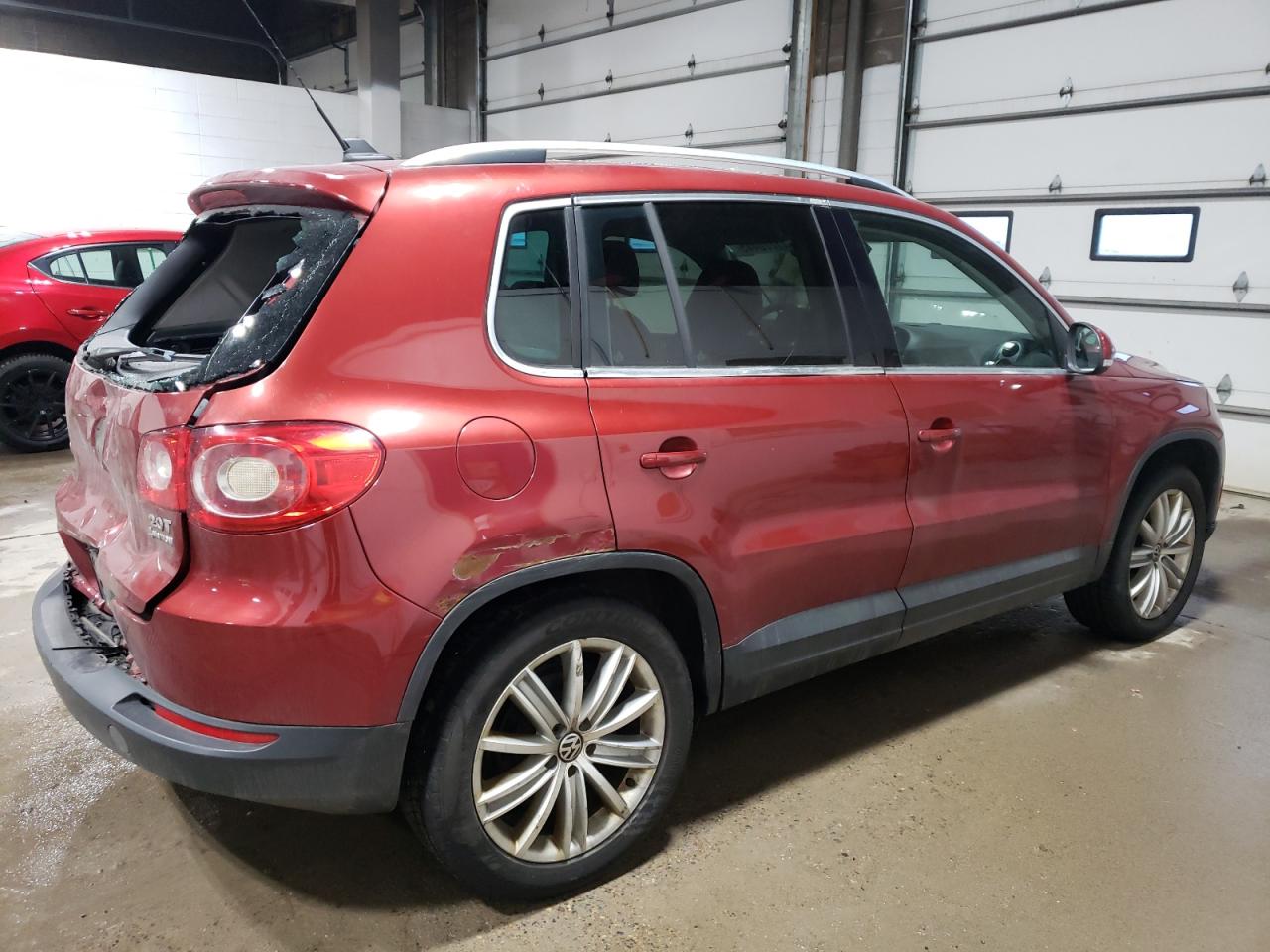 2009 Volkswagen Tiguan - Image 3