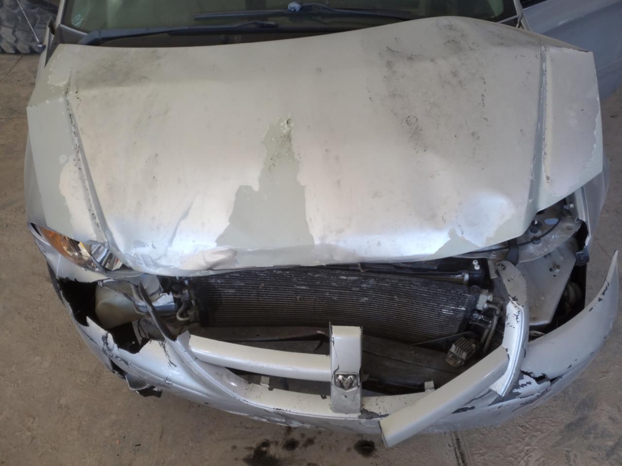 2006 Dodge Caravan - Image 12