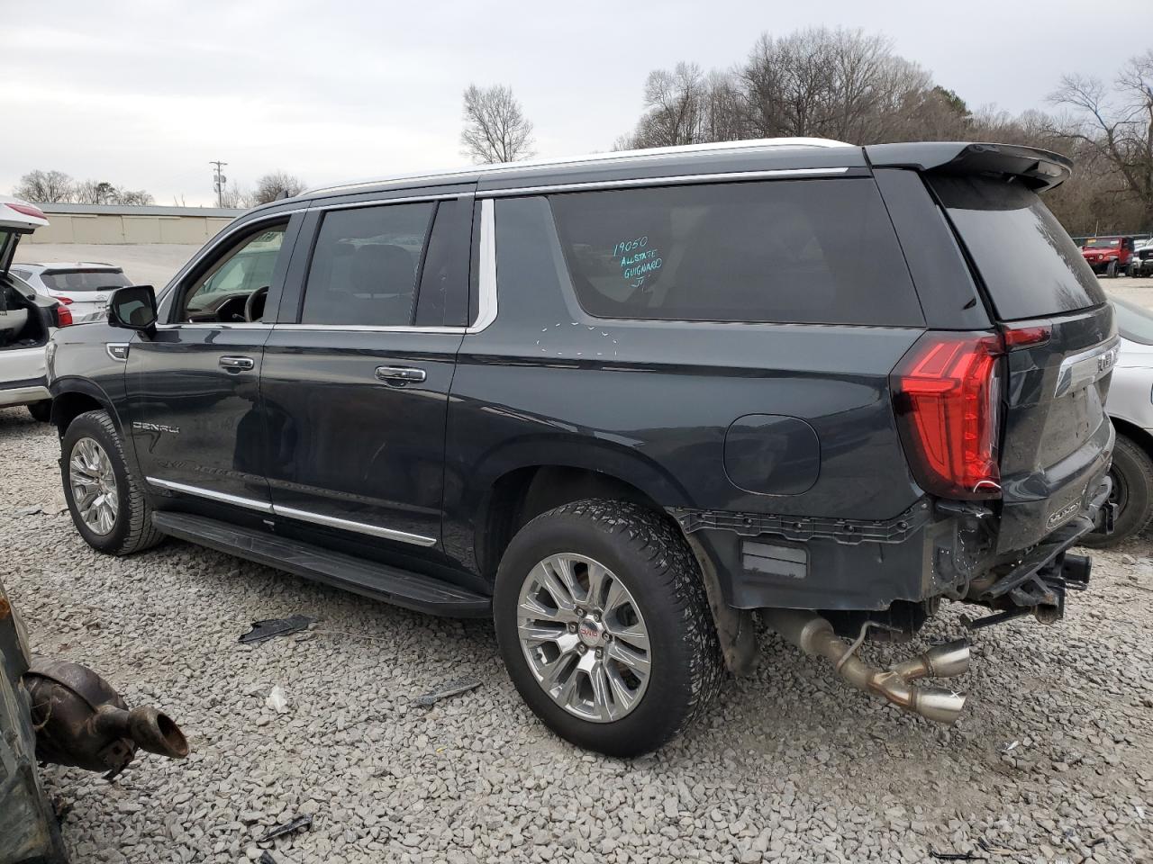 2022 GMC Yukon - Image 2