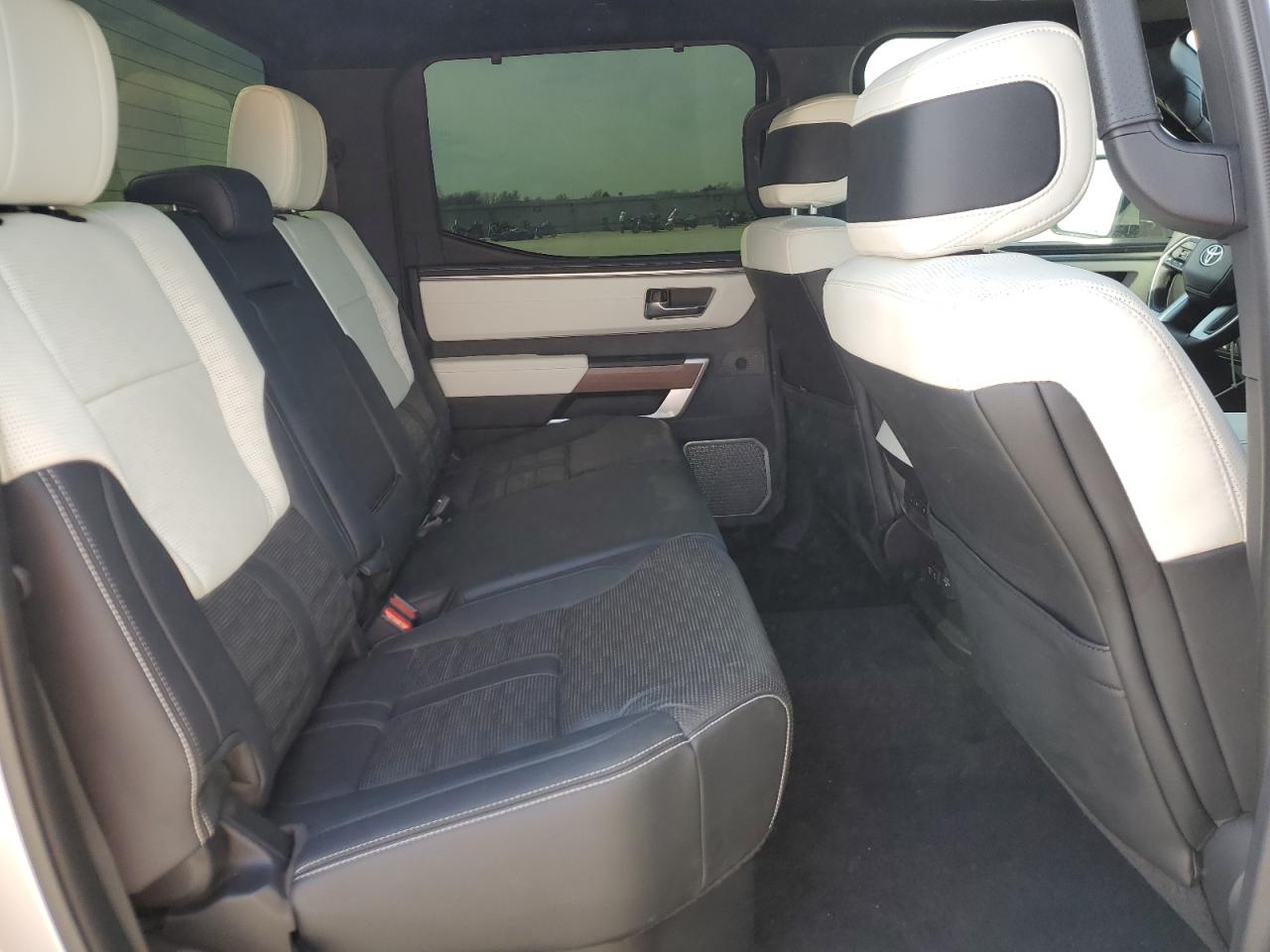 2023 Toyota Tundra - Image 10