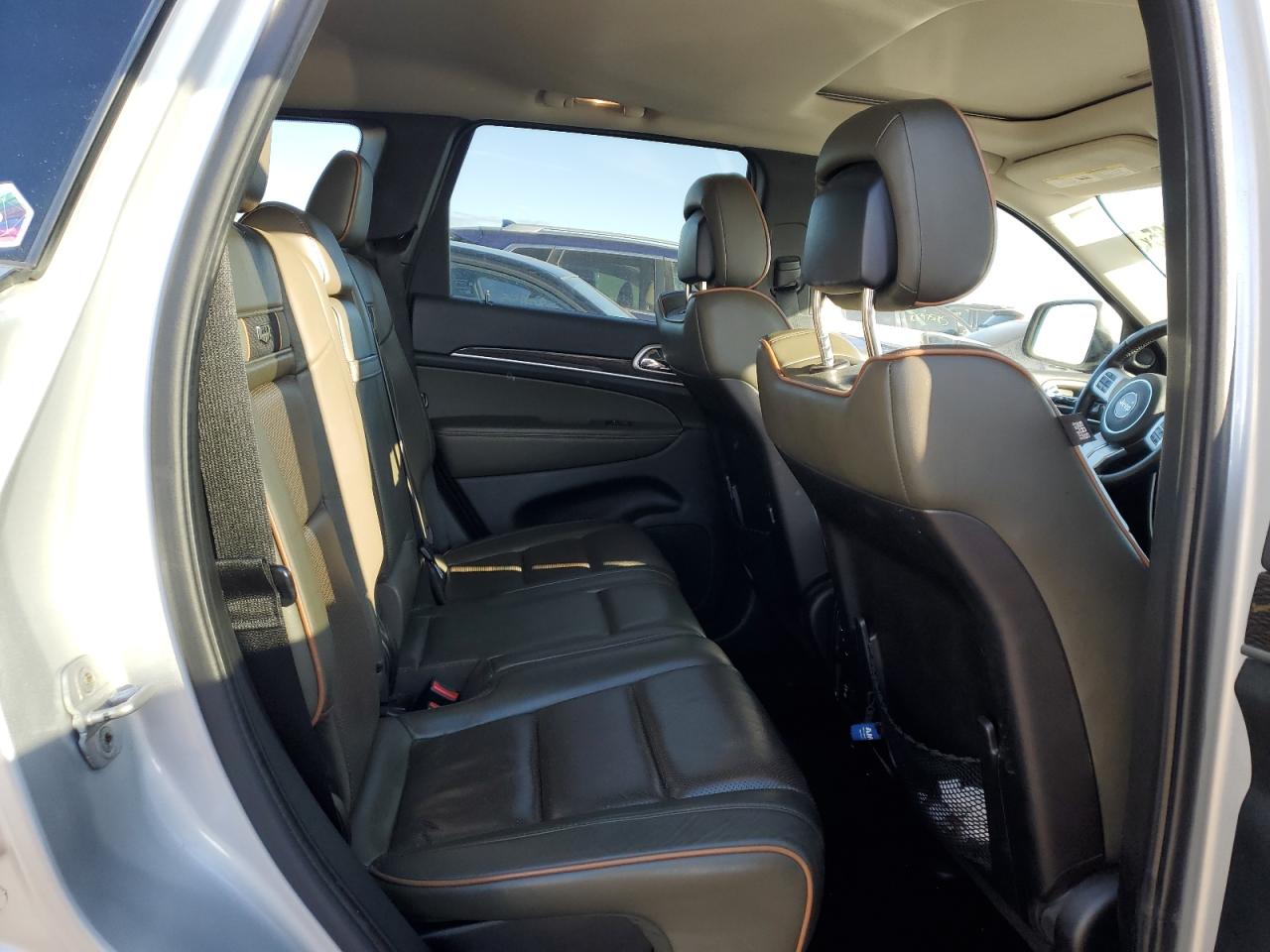 2011 Jeep Grand Cherokee - Image 10