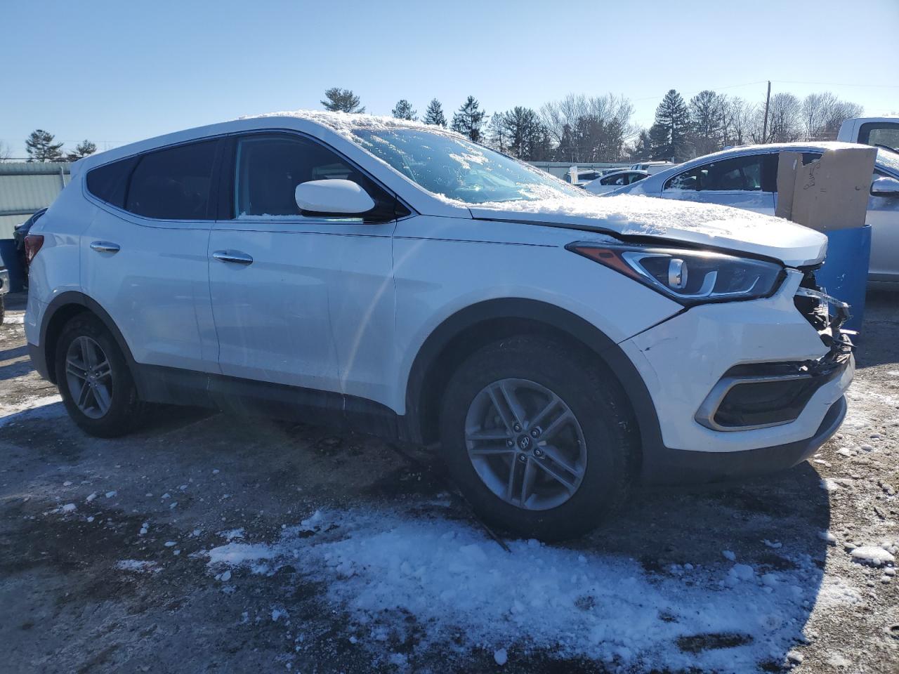 2017 Hyundai Santa Fe - Image 4