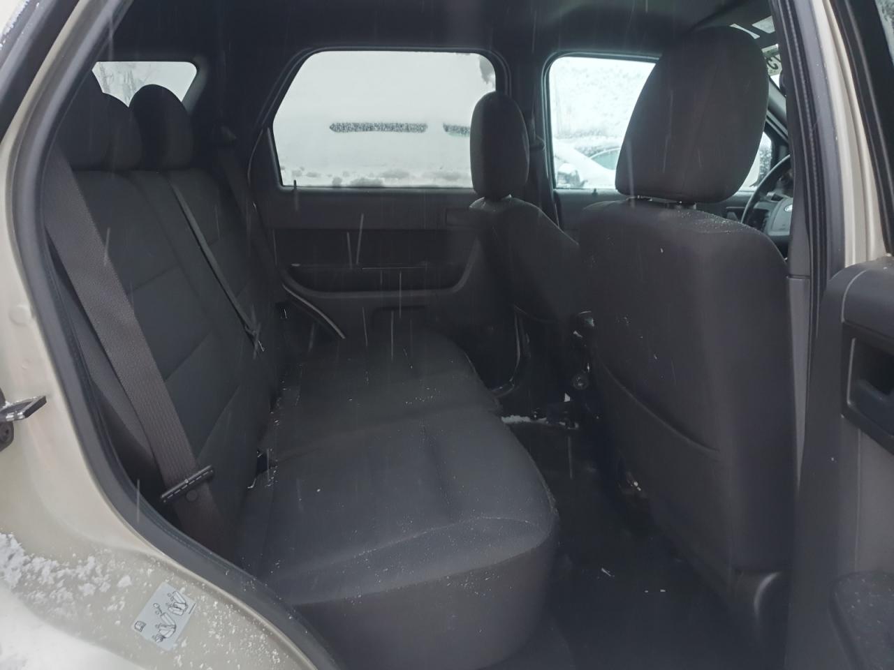 2011 Ford Escape - Image 10
