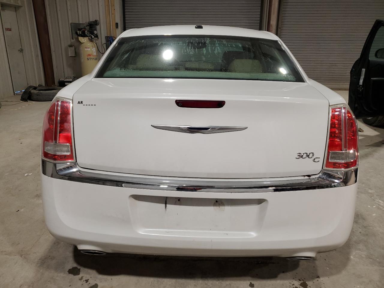 2014 Chrysler 300 - Image 6