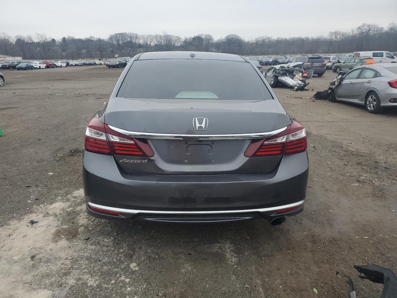 VIN 1HGCR2F85HA074372 2017 HONDA ACCORD no.6