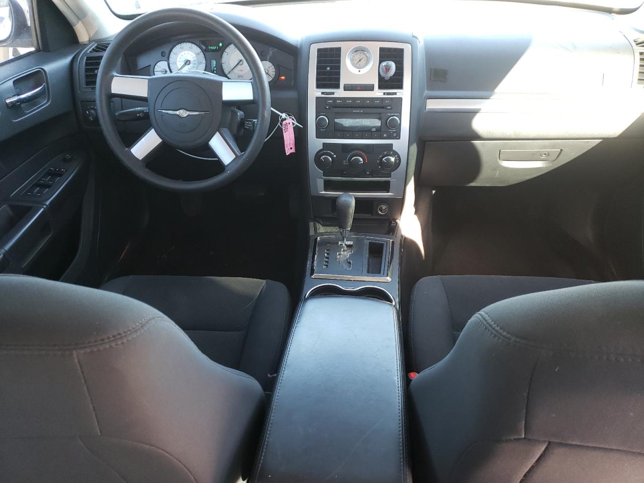 2010 Chrysler 300 - Image 8