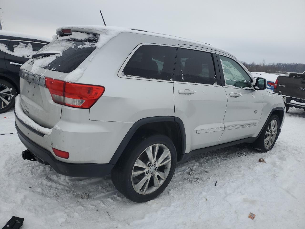 2011 Jeep Grand Cherokee - Image 3