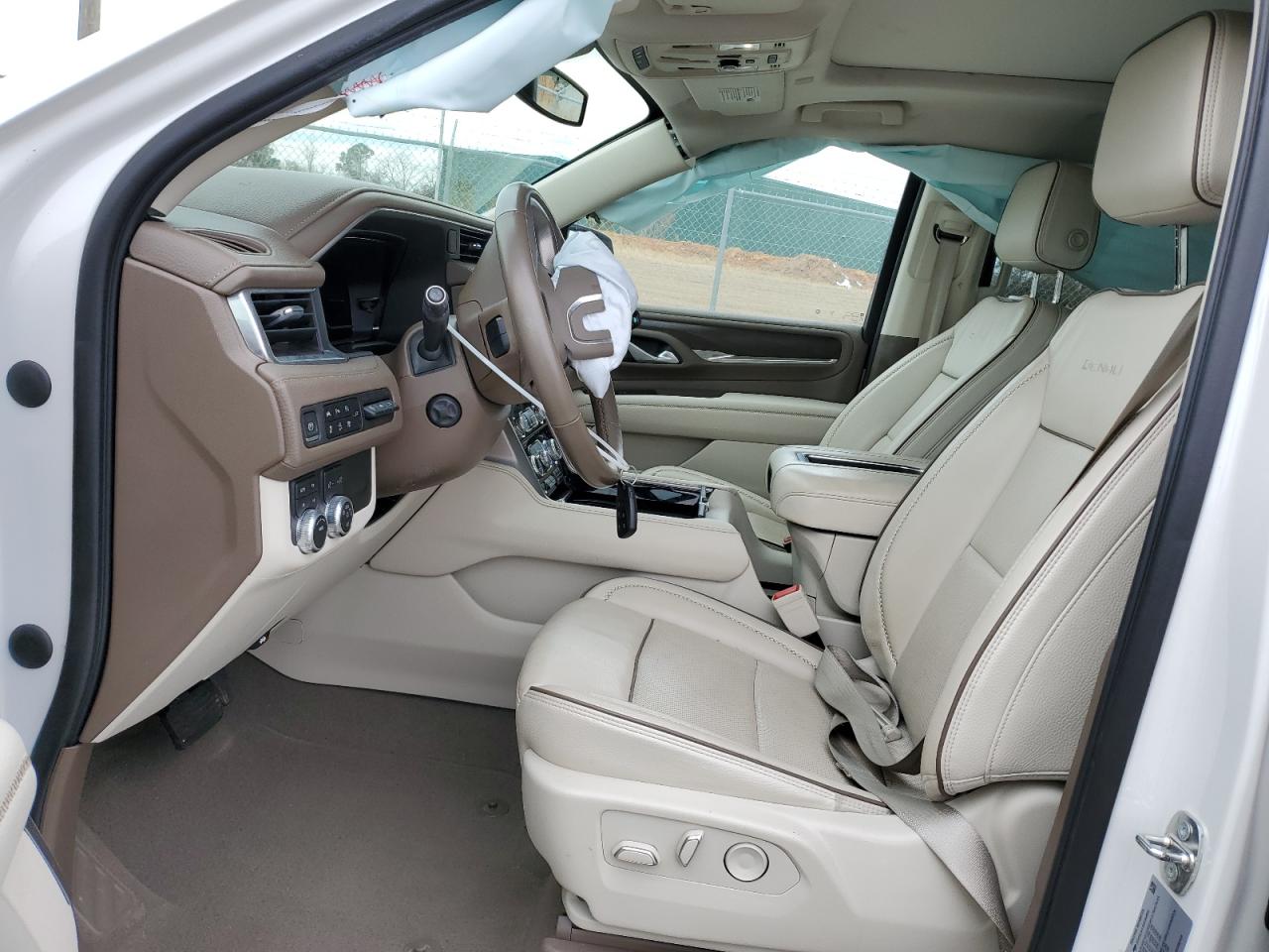 2022 GMC Yukon - Image 7