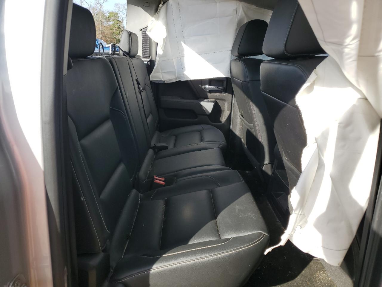 2017 Chevrolet Silverado - Image 11