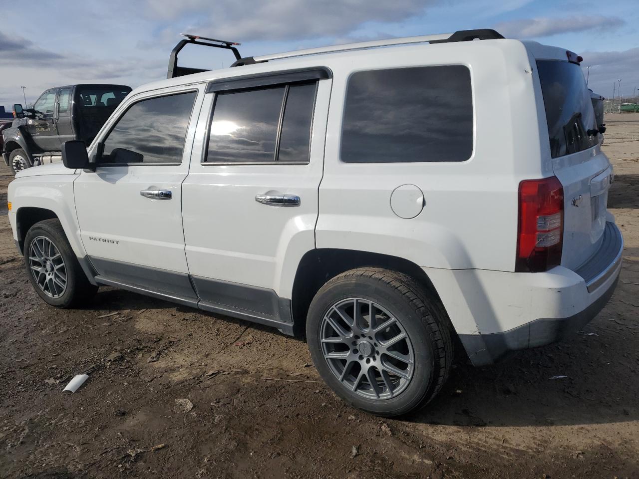 VIN 1C4NJPFA2GD621013 2016 JEEP PATRIOT no.2