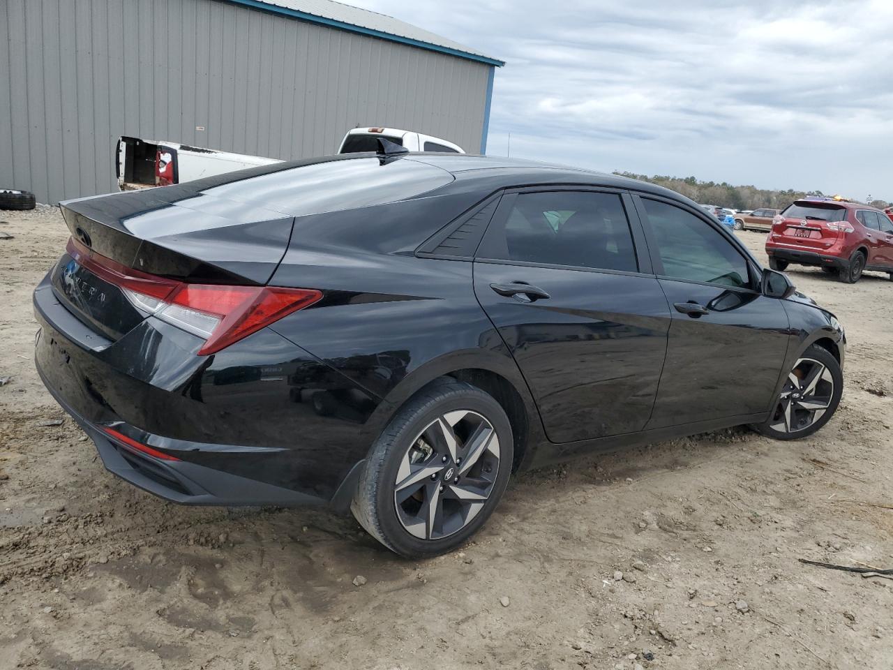 2023 Hyundai Elantra - Image 3