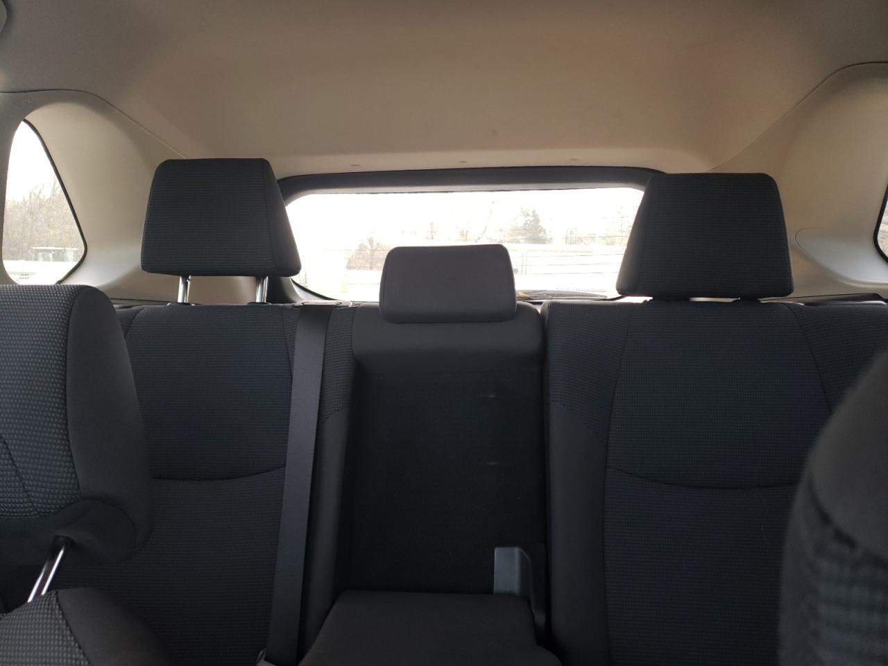 2023 Toyota RAV 4 - Image 10