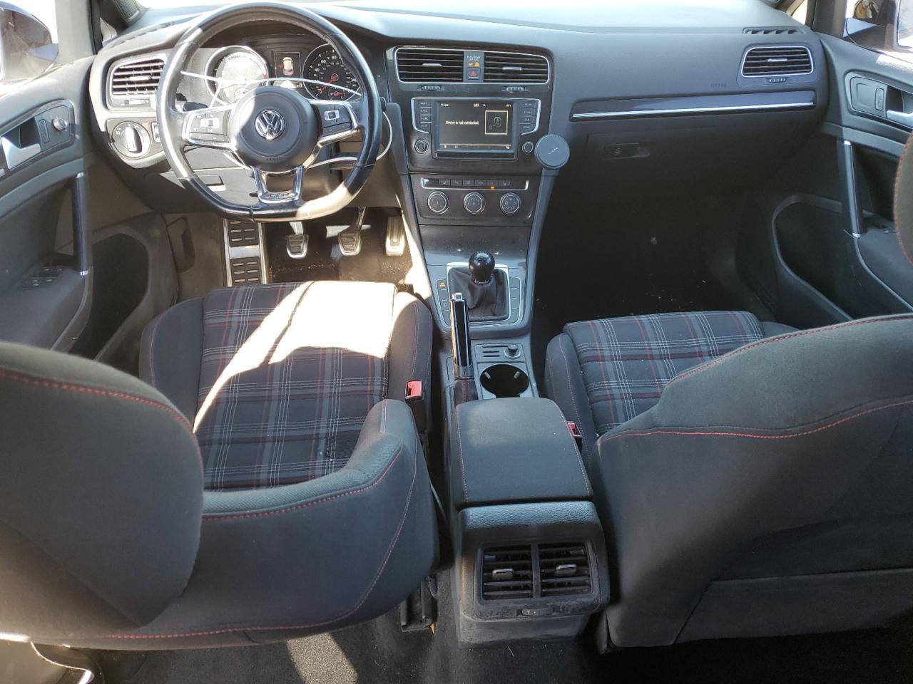 2016 Volkswagen GTI - Image 8