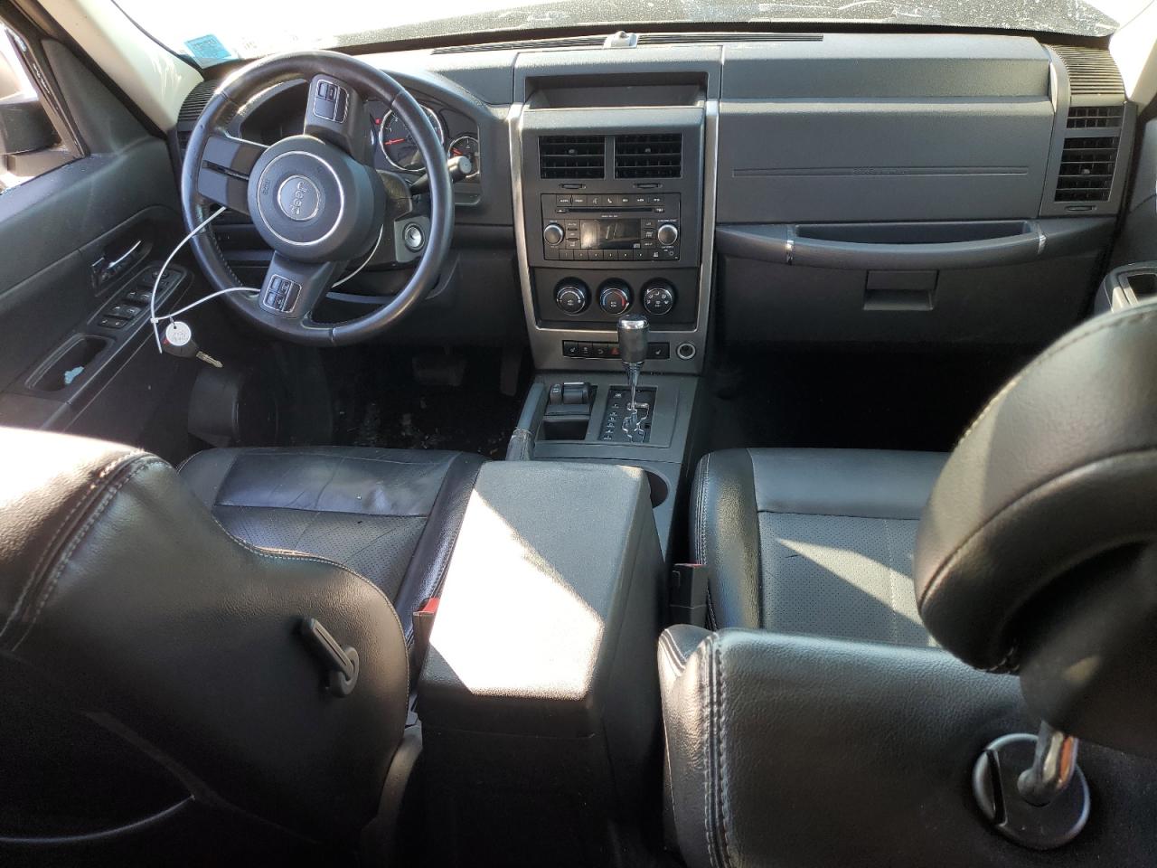 2011 Jeep Liberty (North America) - Image 8