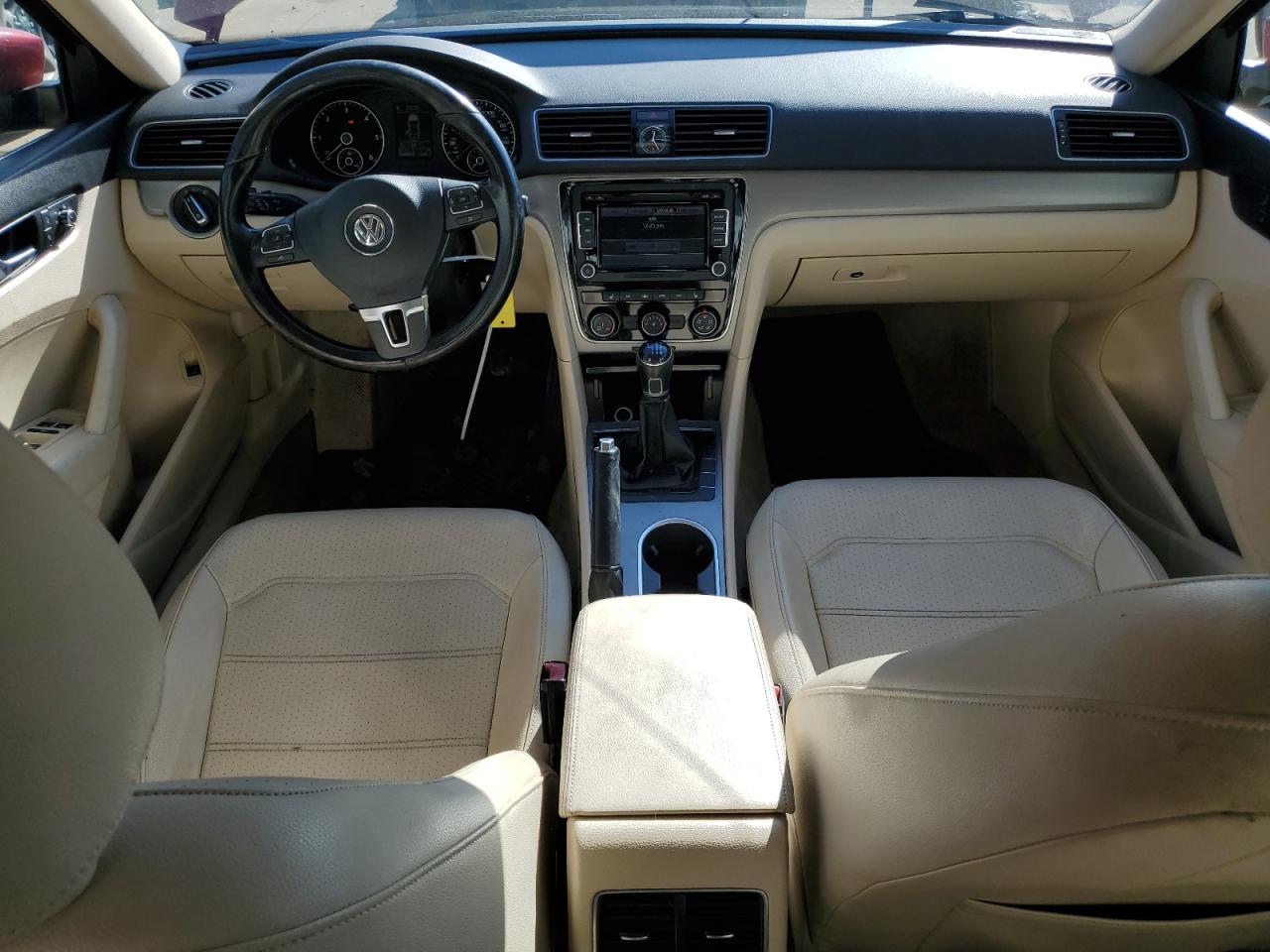 2015 Volkswagen Passat - Image 8