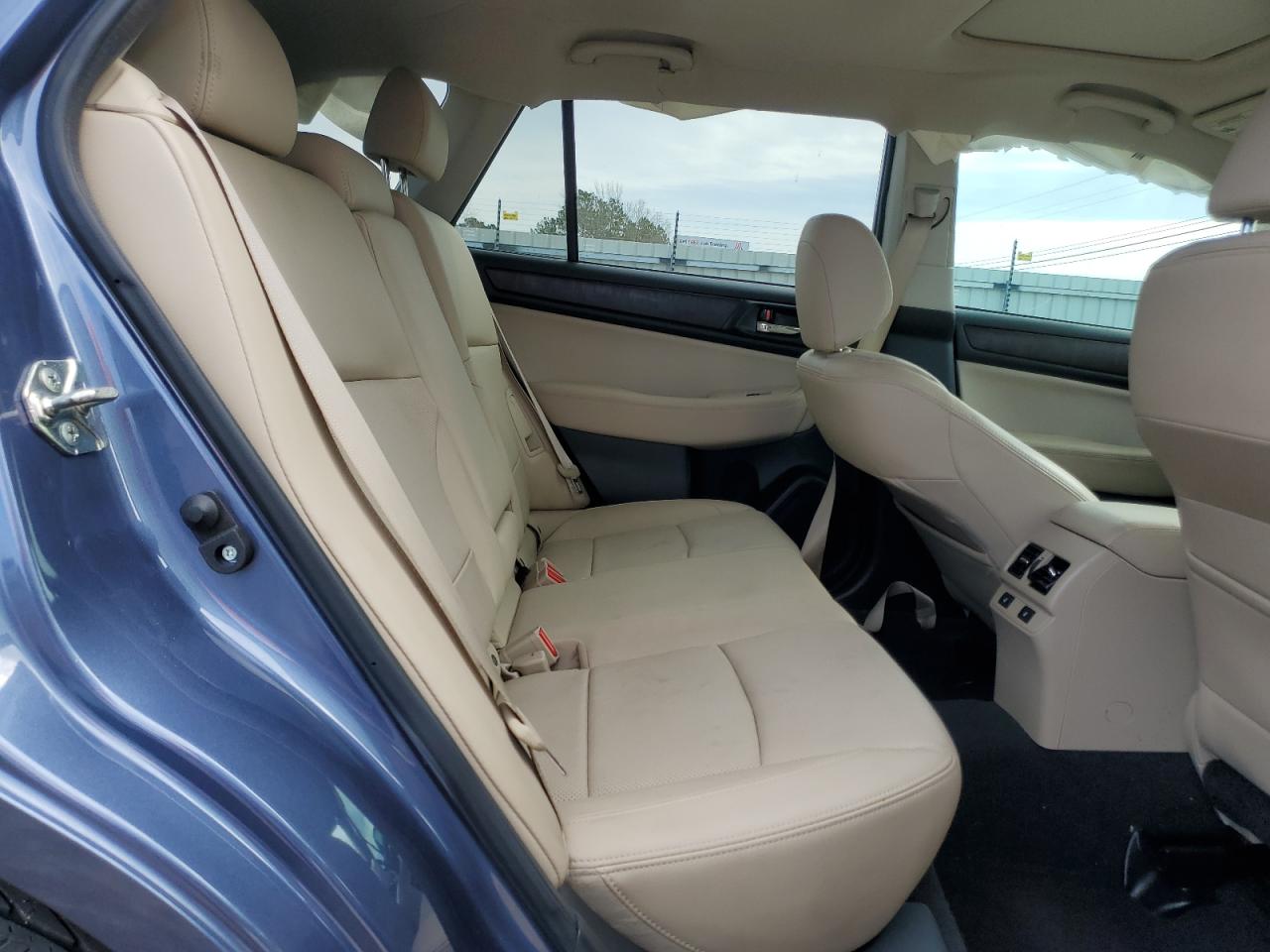 2015 Subaru Outback - Image 11