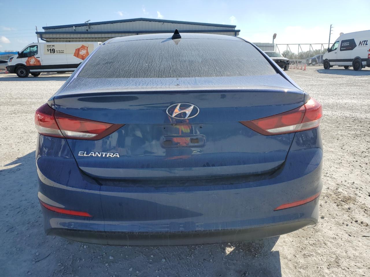 2017 Hyundai Elantra - Image 6