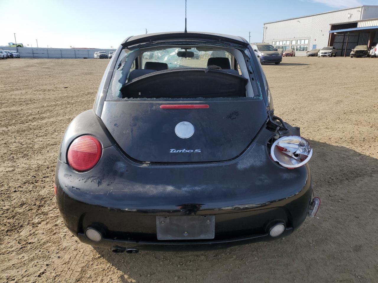 2003 Volkswagen Beetle - Image 6