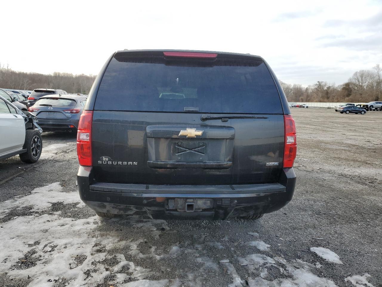 2009 Chevrolet Suburban - Image 6